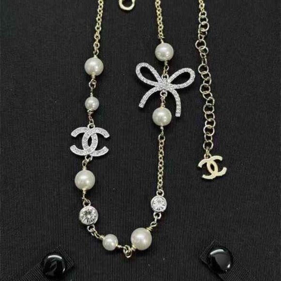 Chanel Bow Round Diamond Double C Full Diamond Pearl Necklace - Picture 3 of 4